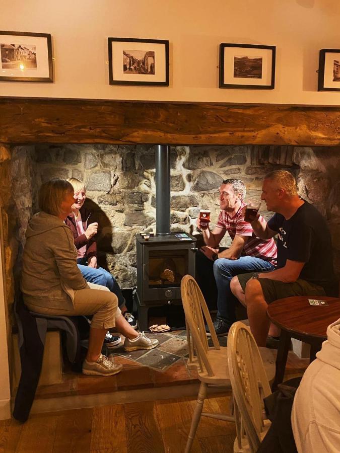 Ostello Tafarn Yr Heliwr Nefyn Esterno foto